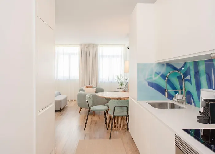 Liiiving In - Urban Art