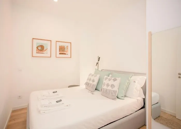 Liiiving In - Urban Art *