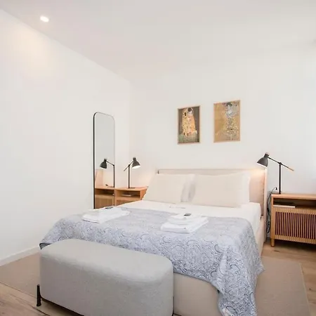 Liiiving In - Urban Art Apartamento Oporto