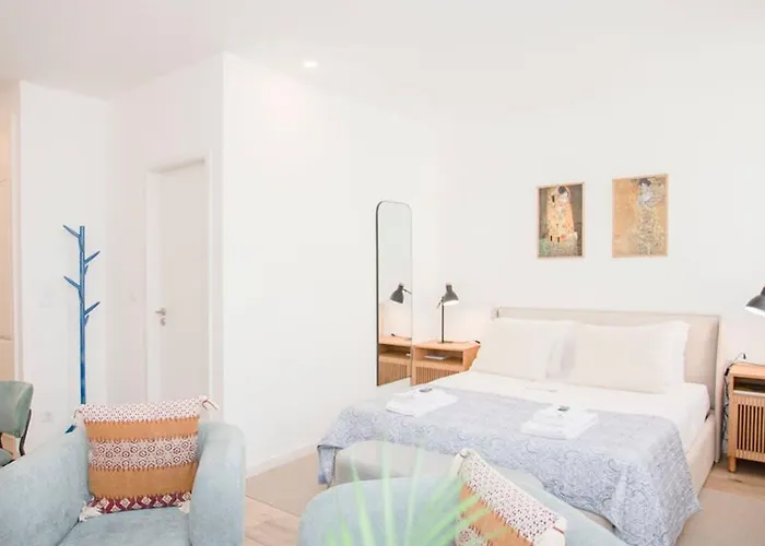 Liiiving In - Urban Art *