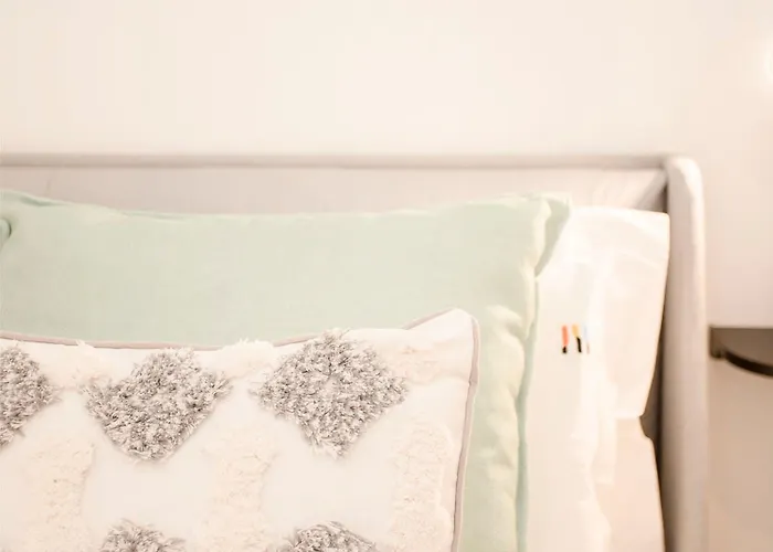 Liiiving In - Urban Art