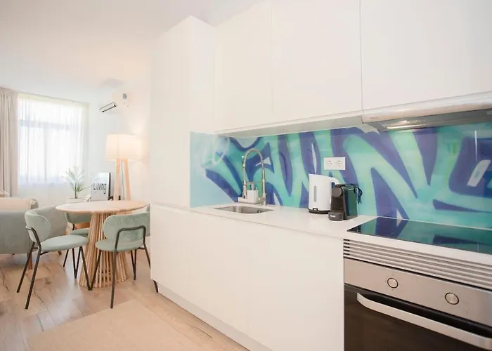 Liiiving In - Urban Art Apartment