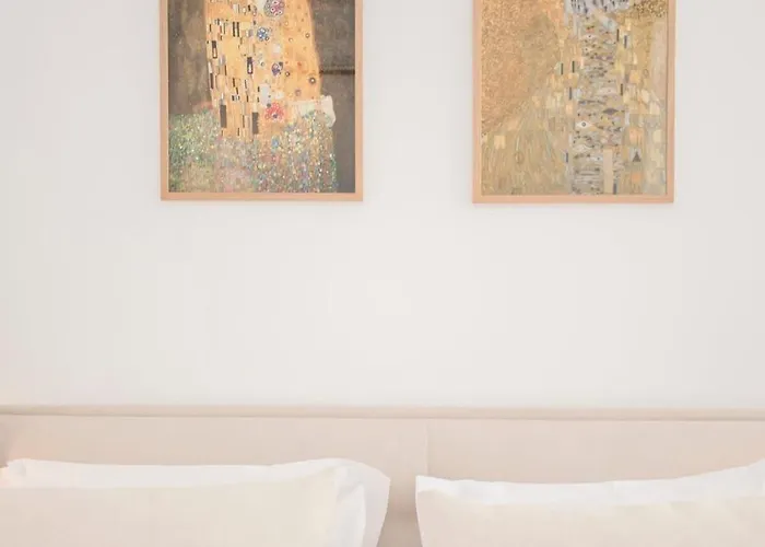 Liiiving In - Urban Art Porto