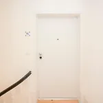 Liiiving In - Urban Art アパート