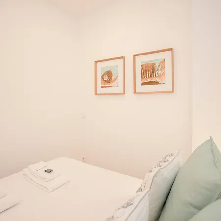 Liiiving In - Urban Art