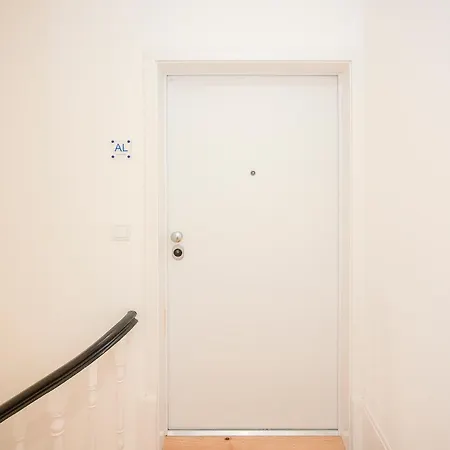 Liiiving In - Urban Art Apartman Porto