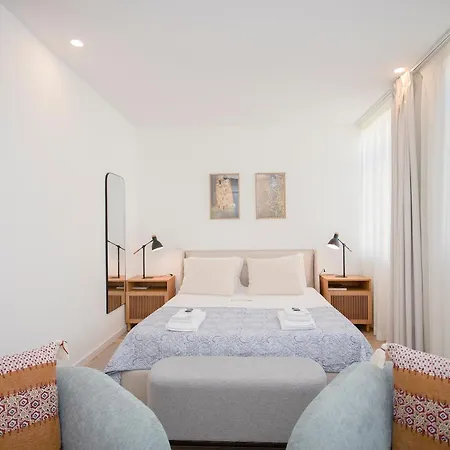 Liiiving In - Urban Art Apartman