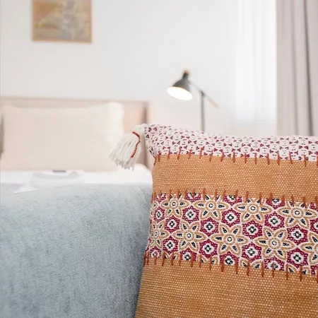 Apartman Liiiving In - Urban Art