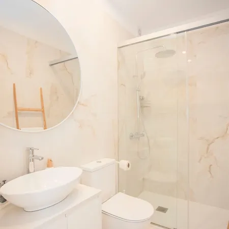 Liiiving In - Urban Art Apartman Porto