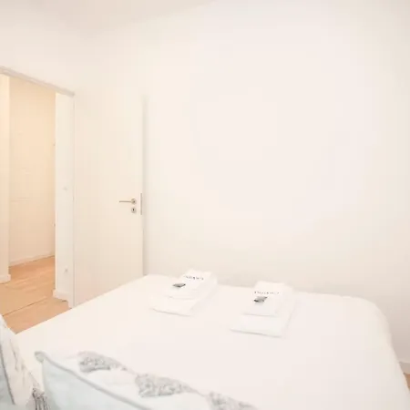 Liiiving In - Urban Art Apartman Porto