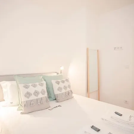 Liiiving In - Urban Art Apartment Porto