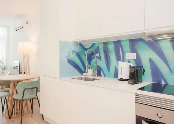 Liiiving In - Urban Art Apartment *