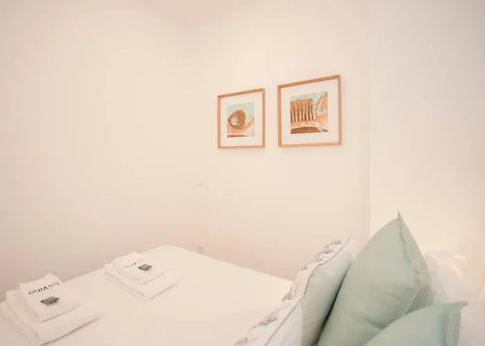 Liiiving In - Urban Art