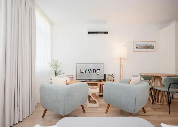 Liiiving In - Urban Art *