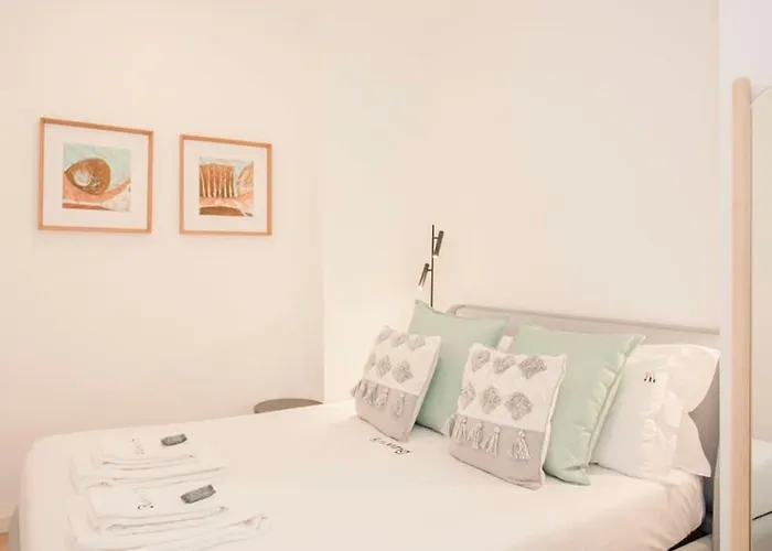 Liiiving In - Urban Art * ポルト