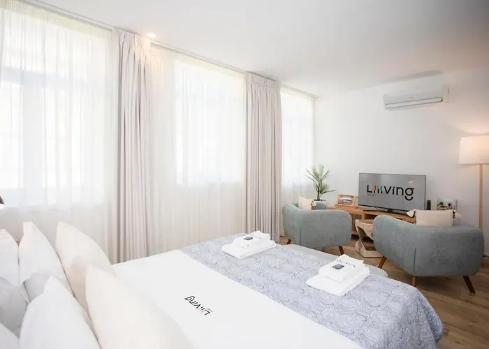 Liiiving In - Urban Art アパート ポルト