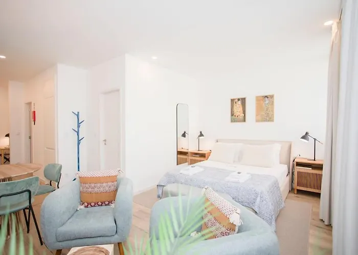 Liiiving In - Urban Art *